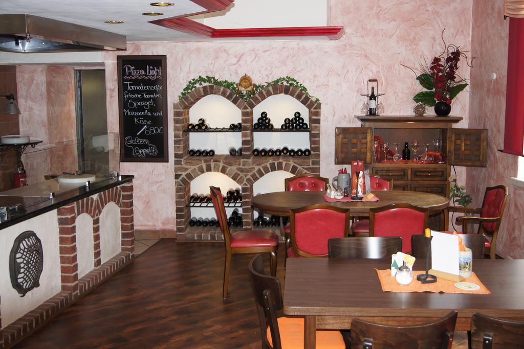 Hotel "Drei Rosen" Ohg Regina & Hans - Peter Fassbinder Leinefelde-Worbis Ngoại thất bức ảnh