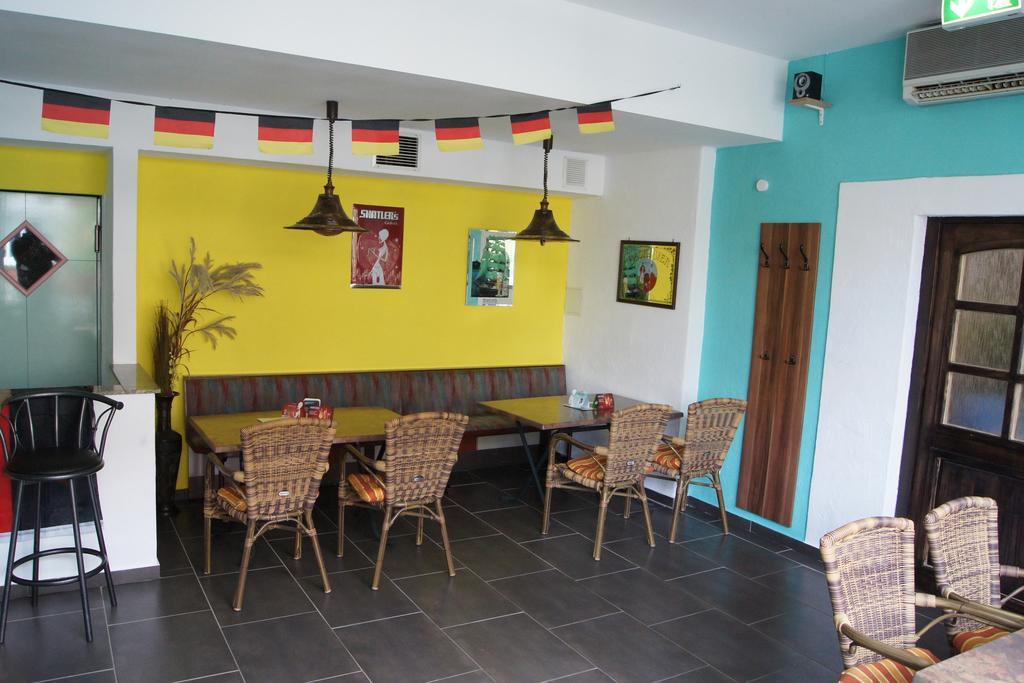 Hotel "Drei Rosen" Ohg Regina & Hans - Peter Fassbinder Leinefelde-Worbis Ngoại thất bức ảnh