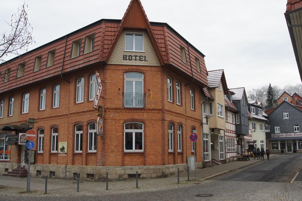 Hotel "Drei Rosen" Ohg Regina & Hans - Peter Fassbinder Leinefelde-Worbis Ngoại thất bức ảnh